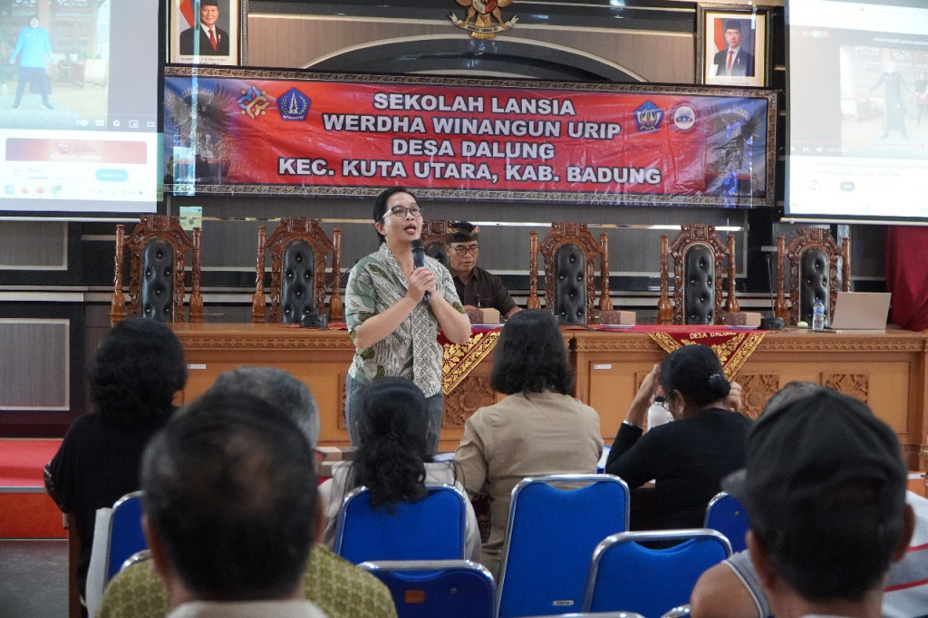 Menjaga Kualitas Hidup dan Kenali Penyakit Tulang di Usia Senja Lewat Sekolah Lansia